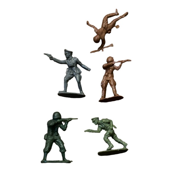 150+ Small Army Men - Picture 1 of 3